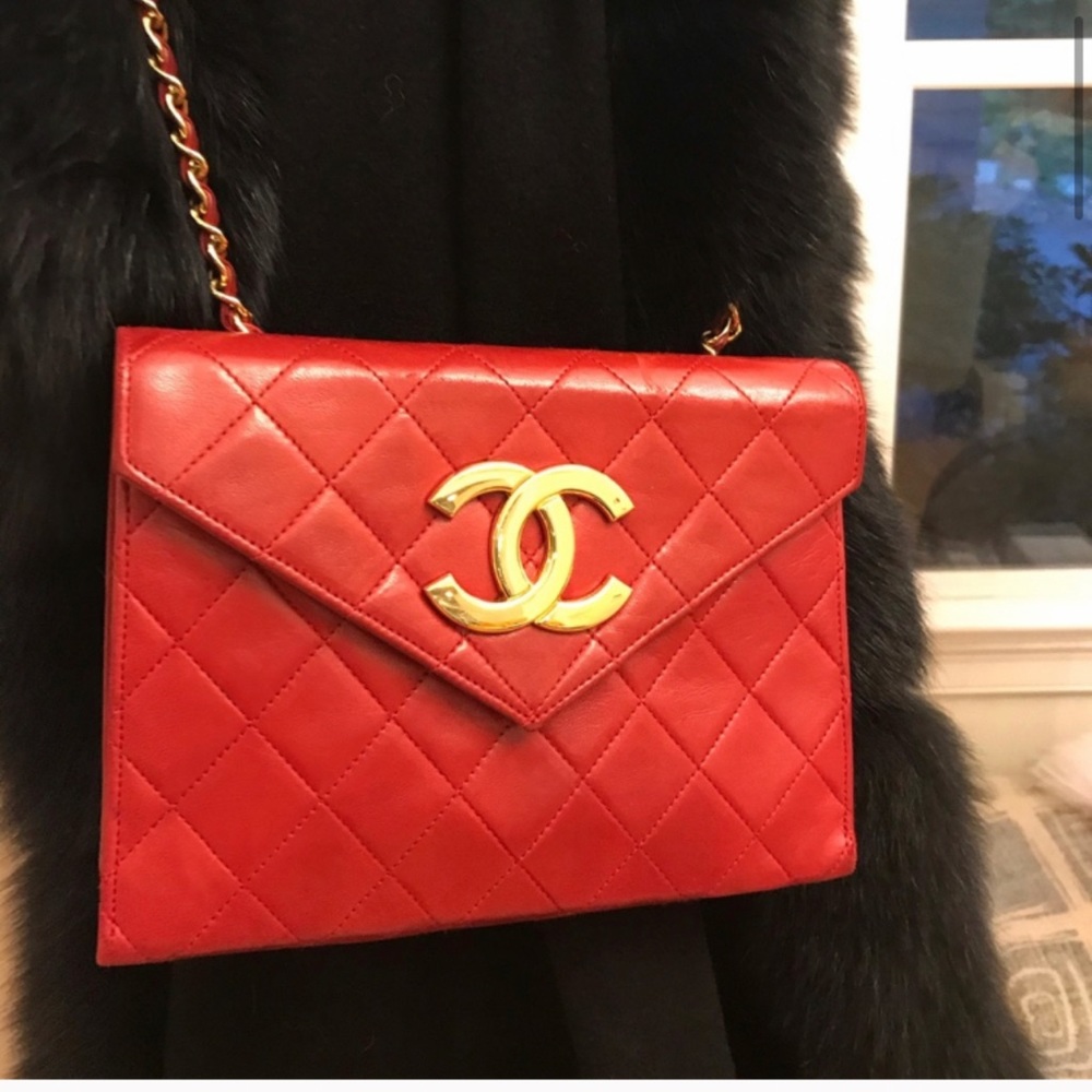 Chanel sexy❤️RED Purse with 24 karat gold plated impossible to find!❤️❤️❤️
